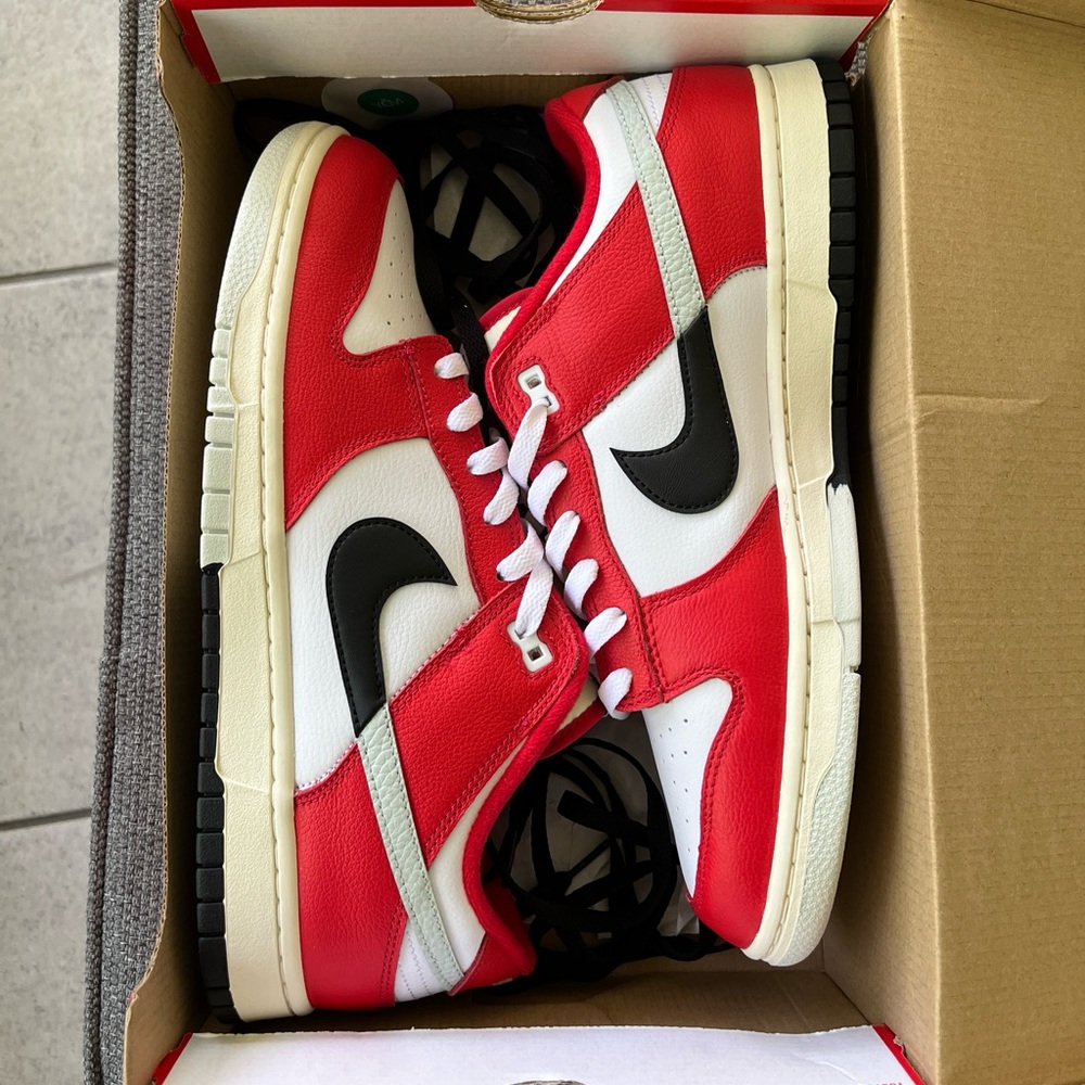 Dunk Low ‘Split-Chicago’
